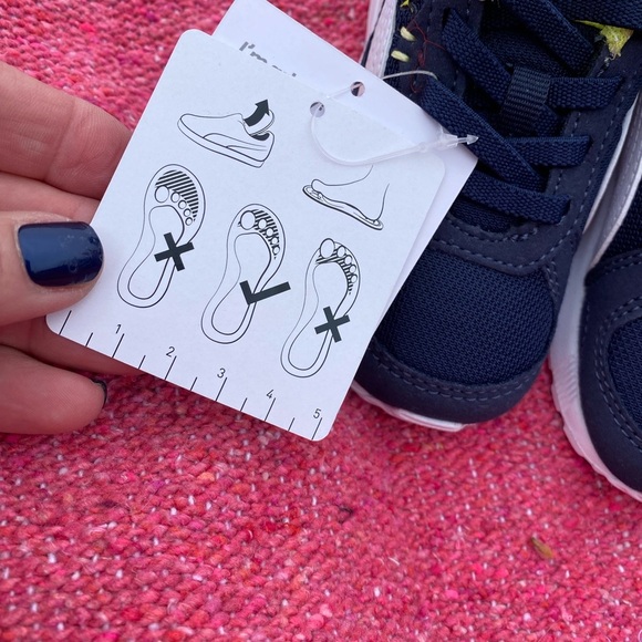 Kid size PUMAS! Unisex and so cute😎see pic for all the details ... brand NEW!! - Picture 12 of 13